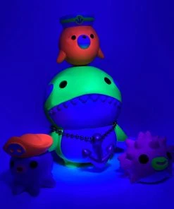 Spastic Pops IN STOCK Spastic Collectibles Exclusive LE199 Blacklight Reactive Orca & Friends [Kaze Studio X Martian Toys]