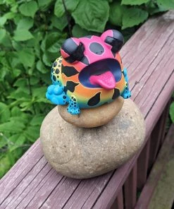 Spastic Pops SUNS OUT BUNS OUT Custom 1 Of 1 Ributt Vinyl Figure: “Rainbow Poison Dart Toad” By Kendra Thomas Designer Brands!