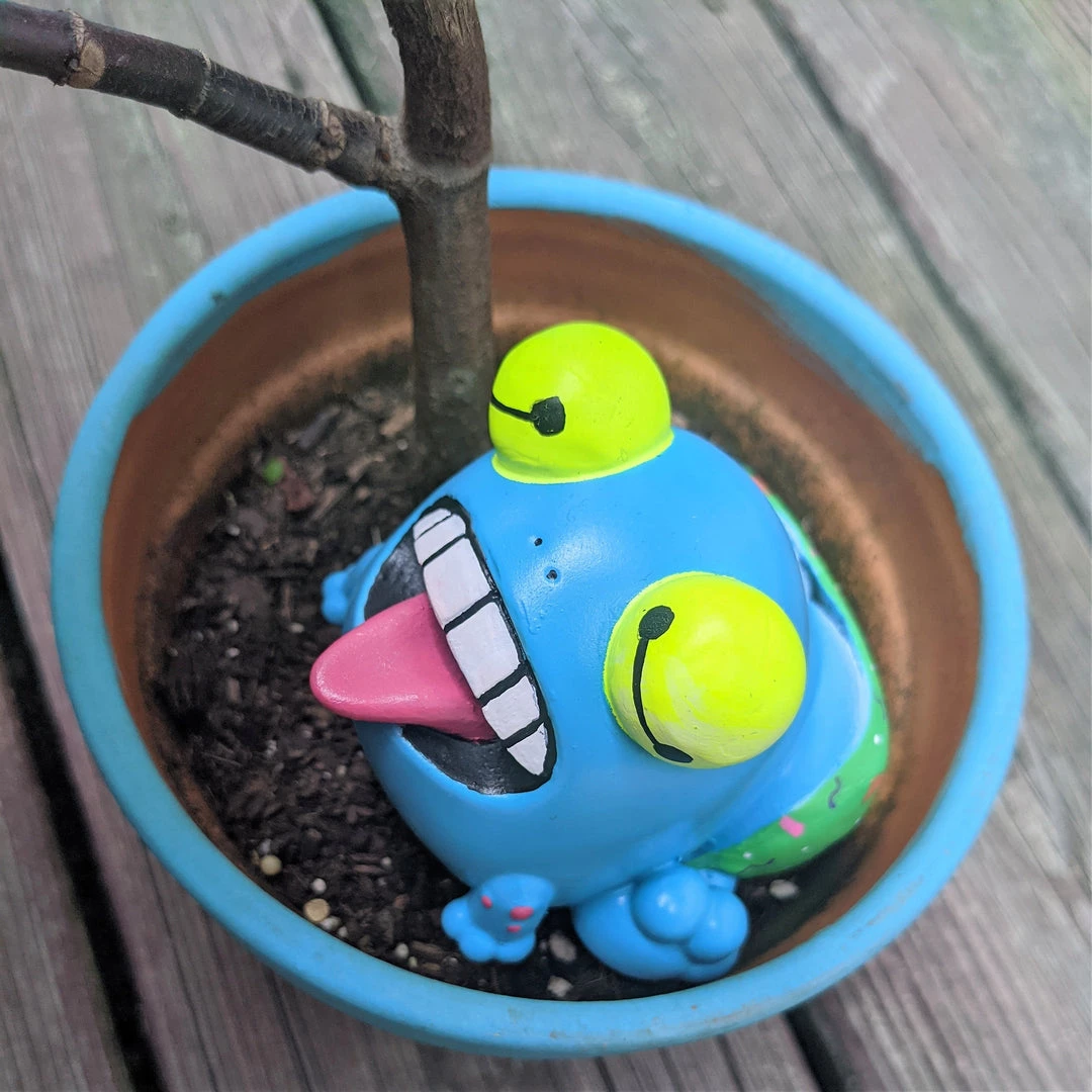 Spastic Pops SUNS OUT BUNS OUT Custom 1 Of 1 Ributt Vinyl Figure: "Toadally Here To Party" By Bearly Available 9 Spastic Pops SUNS OUT BUNS OUT Custom 1 Of 1 Ributt Vinyl Figure: "Toadally Here To Party" By Bearly Available