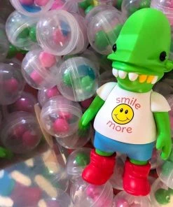 Spastic Pops Designer Brands! UVD TOYS: Goop Massta "Smile More" Edition